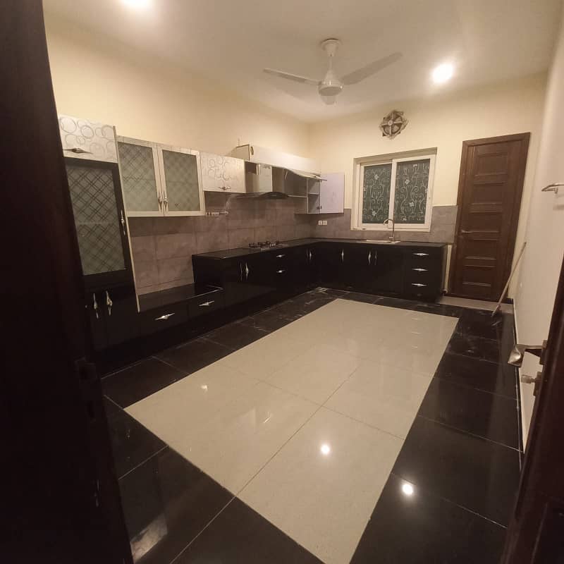 1 KANAL NEW UPPER PORTION FOR RENT IN I-8 ISLAMABAD 3