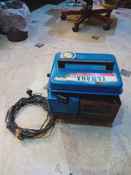 Yamaha ET-900 sparingly home used generator for sale 2