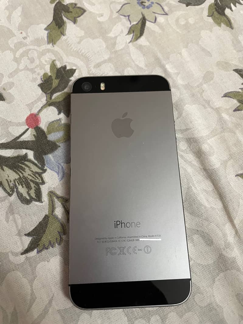 IPhone 5S 16GB - PTA unlocked 1