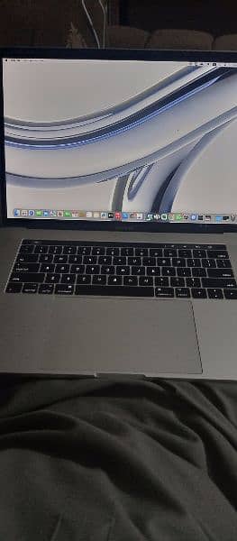 MacBook Pro 2017 16/512 7