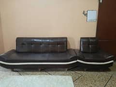 i m selling 7 seater sofa set urgent sale cash need