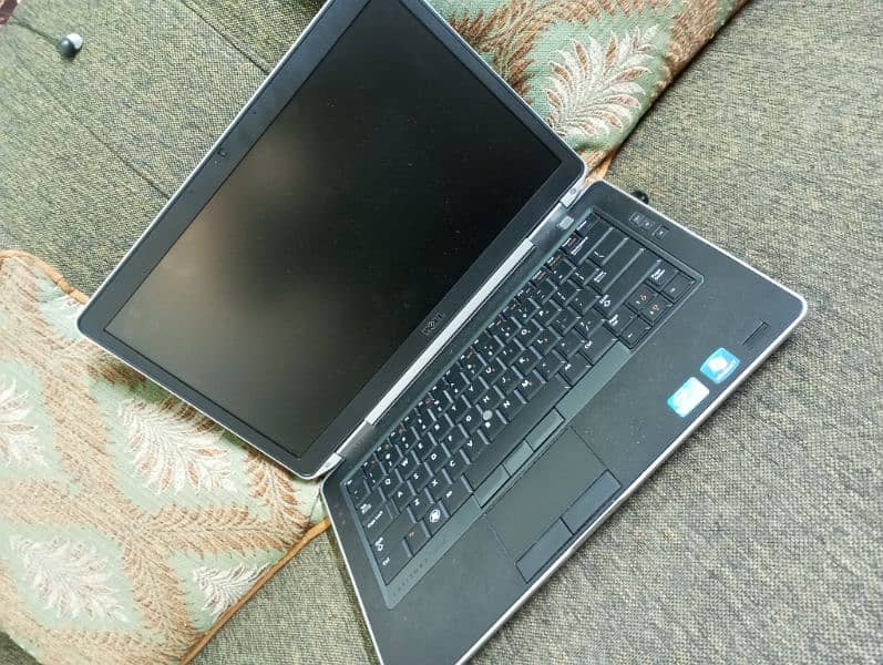 Dell Latitude E6330 3