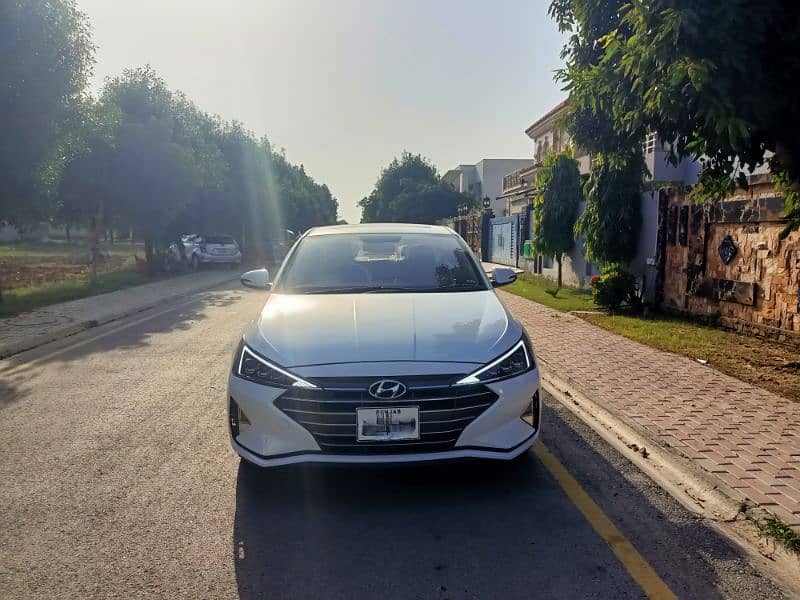 Hyundai Elantra 2023 1