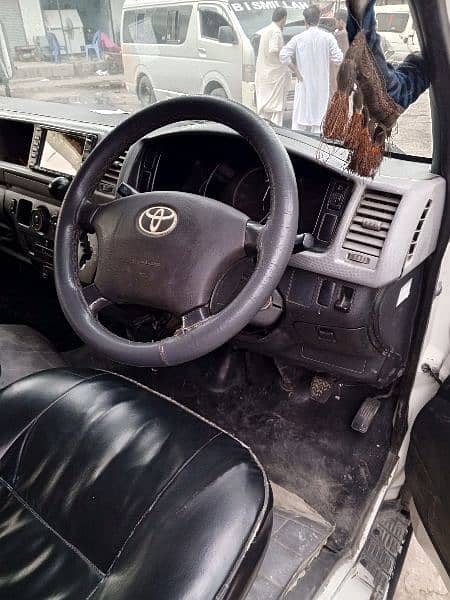 Toyota Hiace 6