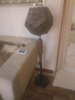 Mint Condition floor standing Lamp on Throw away Price 0