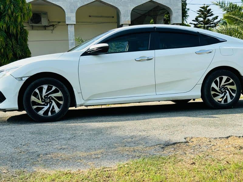 Honda Civic Oriel 2017 0