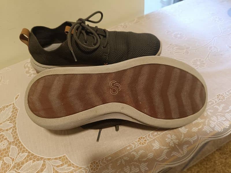 Selling Clarks Branded Shoes 6