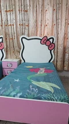 2 single bed set Hello kitty with study table