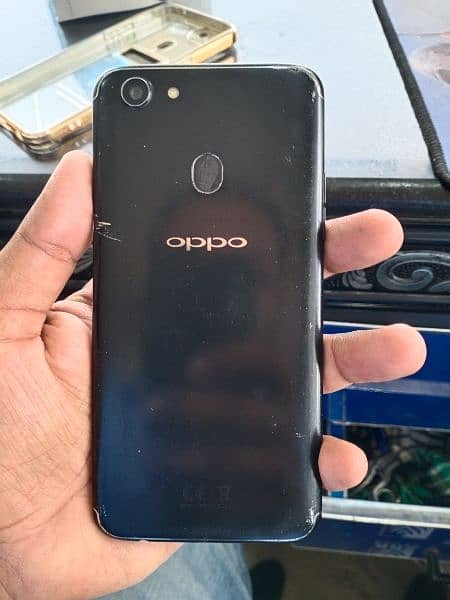 oPpo F5 6/64GB 0