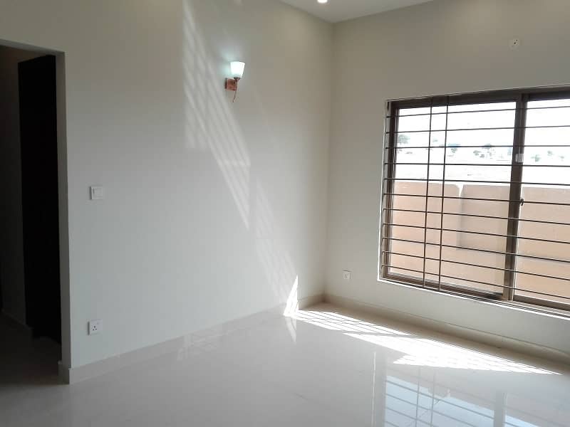 Stunning 4500 Square Feet Upper Portion In D-12 Available 3