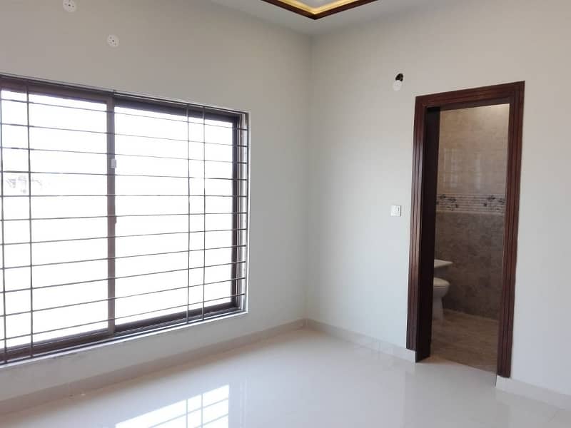 Stunning 4500 Square Feet Upper Portion In D-12 Available 5