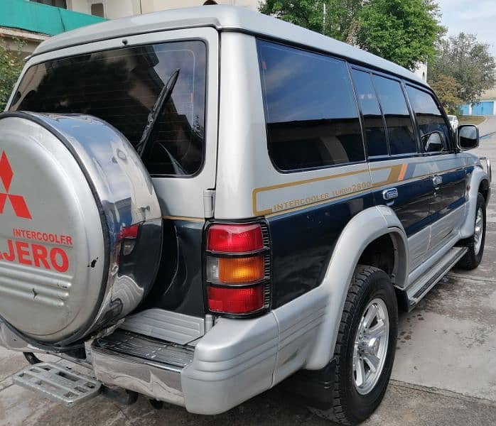 Mitsubishi Pajero 1994 12