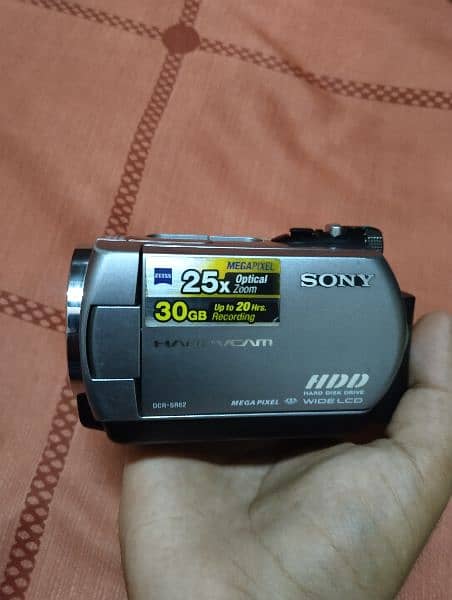 SONY HANDYCAM WITH A LOT OF FREE ASSESSORIES 2