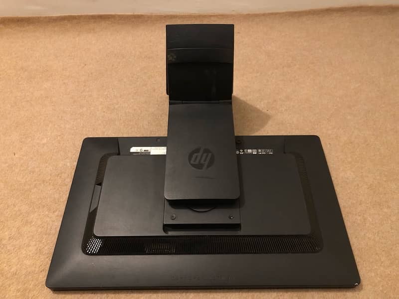 HP EliteDisplay E221 1