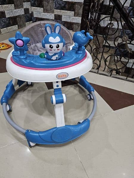 baby walker 1 month used 2