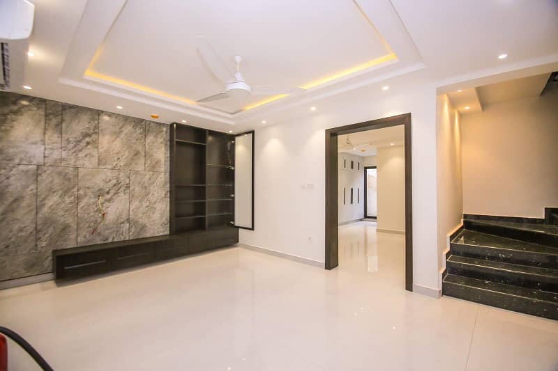 10 Marla Modern Luxury Design Beautifull Full House For Rent In DHA Phase 7 8