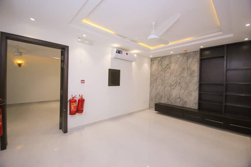 10 Marla Modern Luxury Design Beautifull Full House For Rent In DHA Phase 7 16