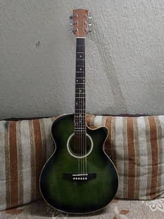 Semi Acoustic guitar 40 inch rich sound guitar 9/10 condition