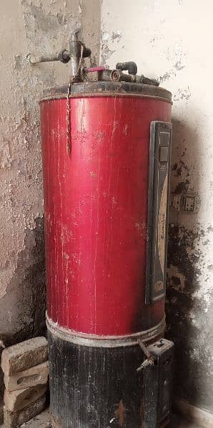 Gas geyser in used condition 1