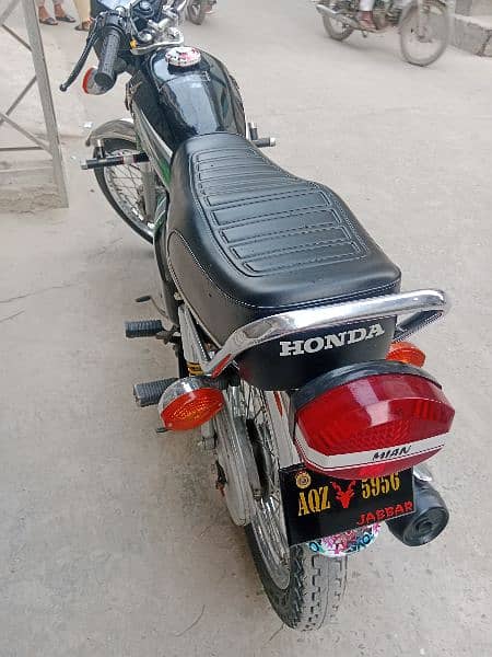 Honda 125 Black@ Lush 1