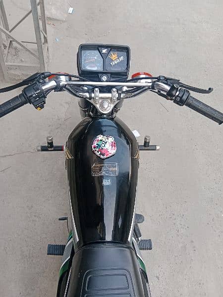 Honda 125 Black@ Lush 3