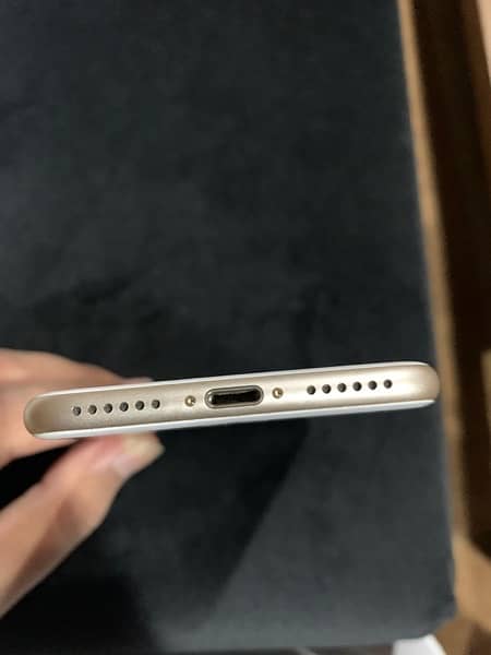 Iphone 7  32GB  Gold  ( PTA Approved ) 1