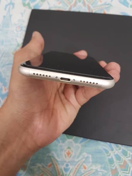 IPHONE 11 64gb 5