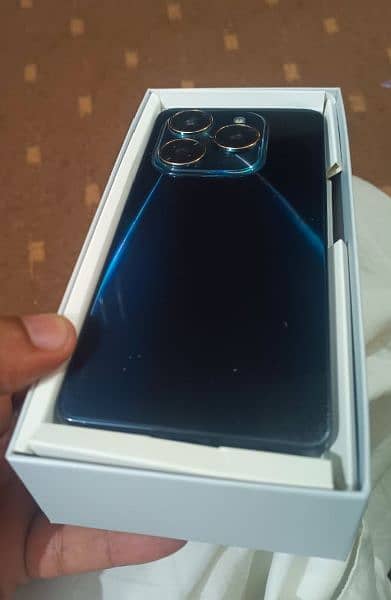 Tecno Spark 20 Pro (16/256Gb) 4