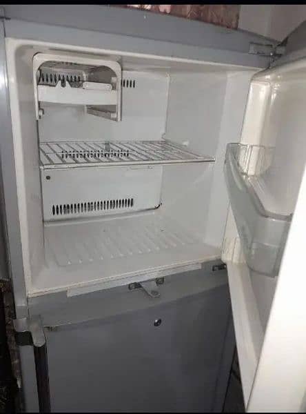 Fridge for sale in good condition 2