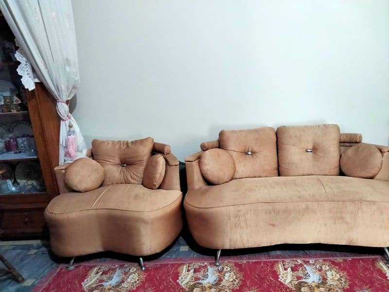 3 seater and a dewan 0