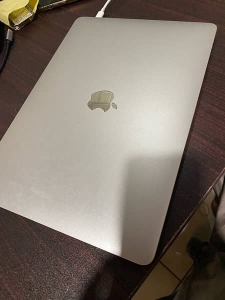 Macbook pro 2019 13 RAM 16GB 512 SSD 0