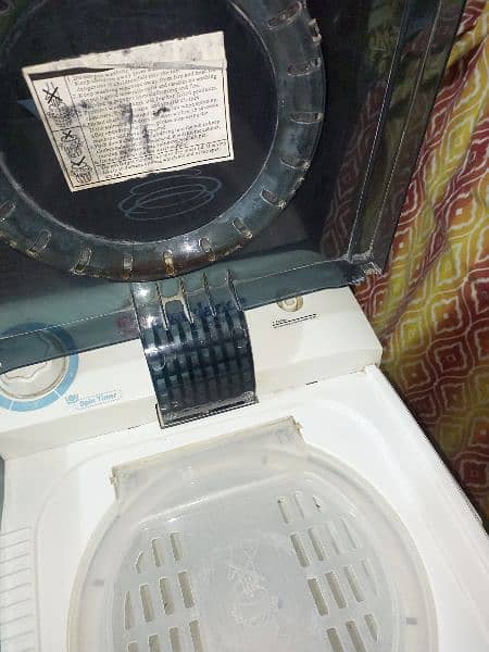 Dawlance semiautomatic washing machine and dryer 6500 6