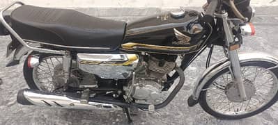 I am selling Honda CG 125 special edition