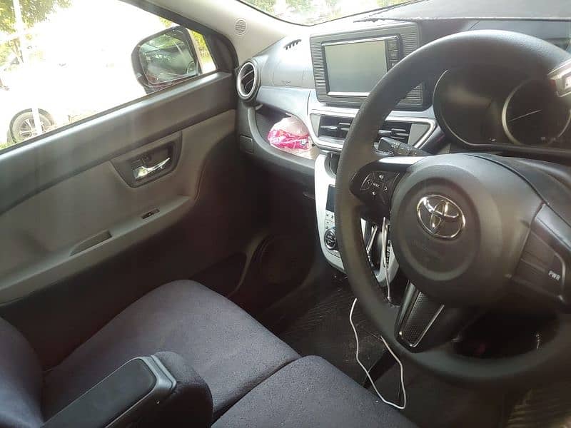 Toyota Pixis cast 2018 model condition like brand new  my own name car 2