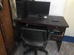 computer tables with chair 10/9 Condition