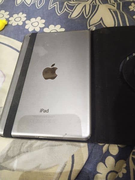 apple pad  price 4000 3