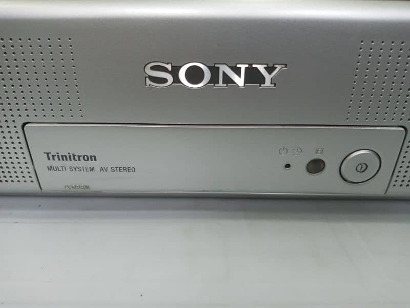 Sony Wega Trinitron TV 0