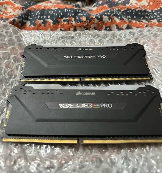 Corsair Vengeance RGB Pro 16gb (8x2) DDR4  2666Hz 1