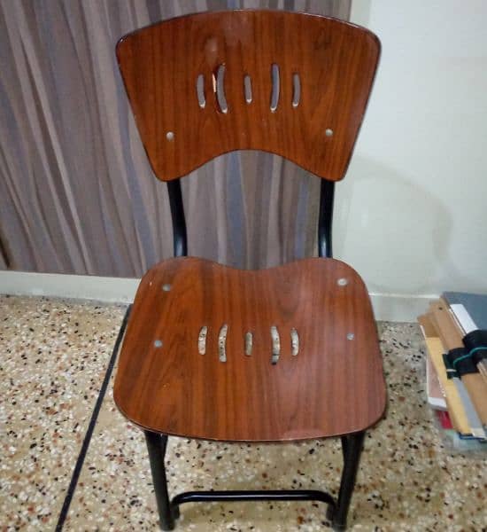 Chairs 0