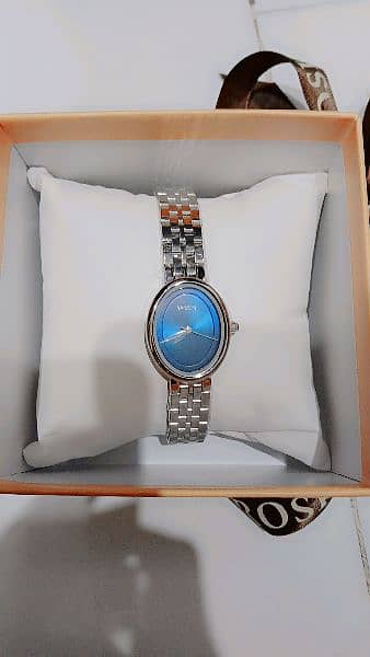 brosha imported women's watch/condition 10/10in packed condition 1