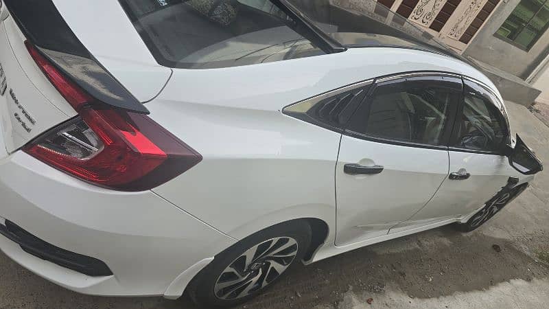 Honda Civic Oriel 2018 6