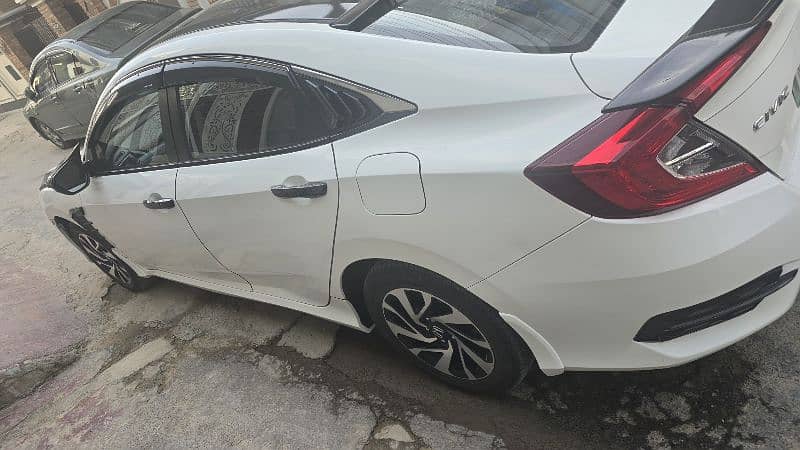 Honda Civic Oriel 2018 11