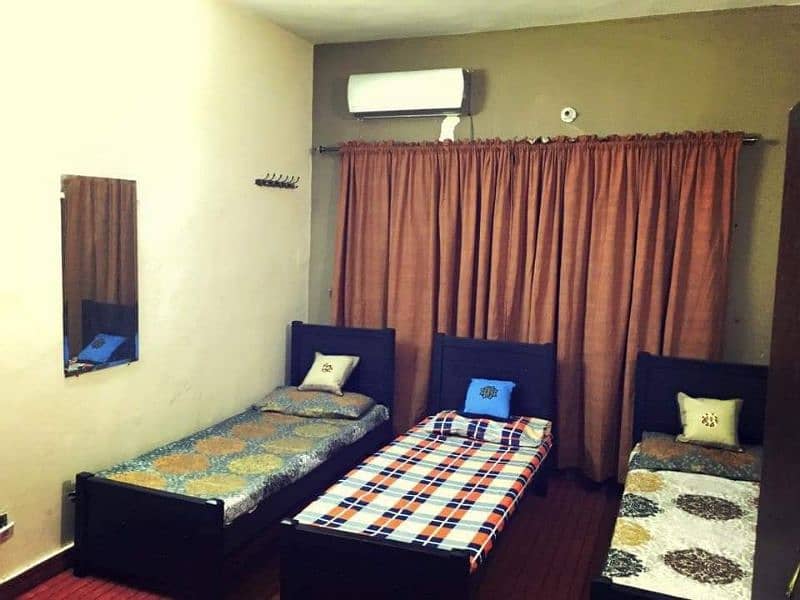 Furnished BOYS Hostel for JOB HOLDERS vip boys room separate share 8