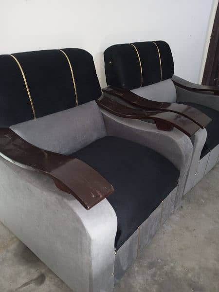 7 Seater sofa 1