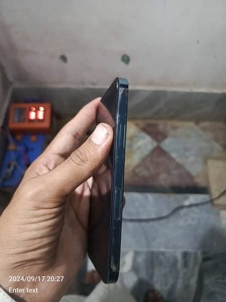 iphone 12 pro JV 4 months sim working 3