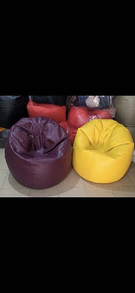 PREMIUM LEATHERITE BEAN BAG SOFAS / Football bean bags 3