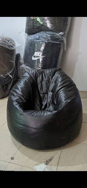 PREMIUM LEATHERITE BEAN BAG SOFAS / Football bean bags 4