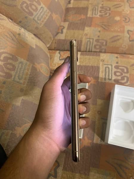 iphone xs max 256gb pta approved 4