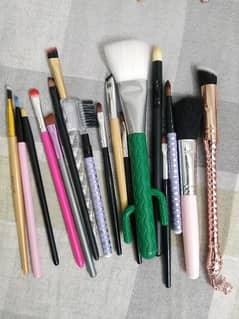 makeup brush set of 15 to 18