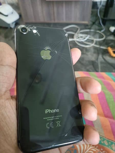 Apple iPhone 8 64GB Bypass 1